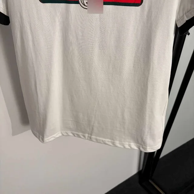 Gucci T-Shirts Ribbed contrast-trim logo-print crew-neck T-shirt product detail image 5
