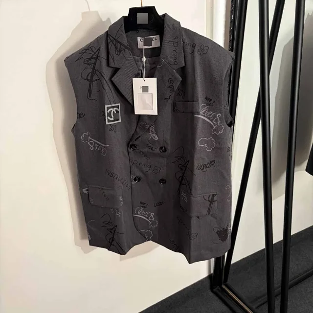 Chanel Vests Double-Breasted Graffiti Print Vest product detail image 2