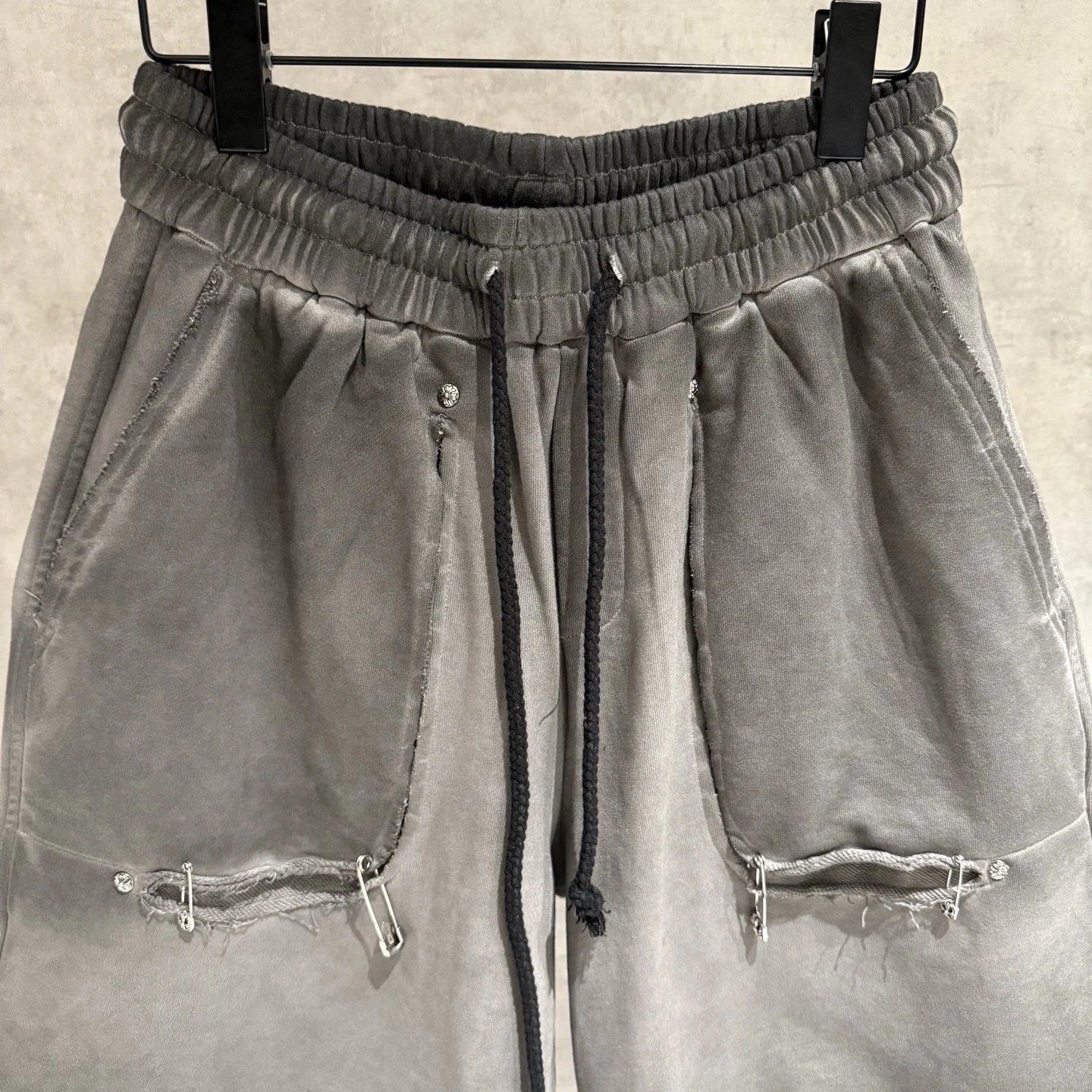 Design Distressed Pocket Shorts Gray - 14