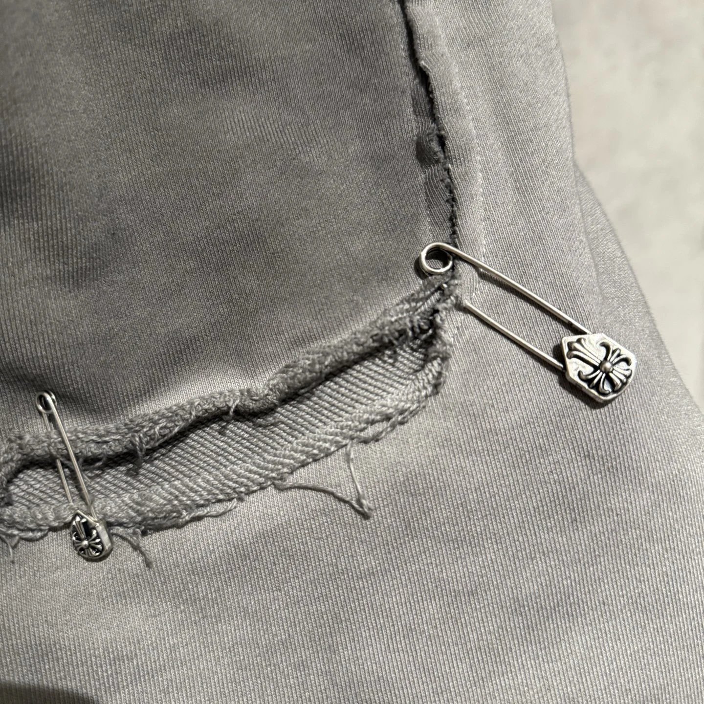 Design Distressed Pocket Shorts Gray - 16