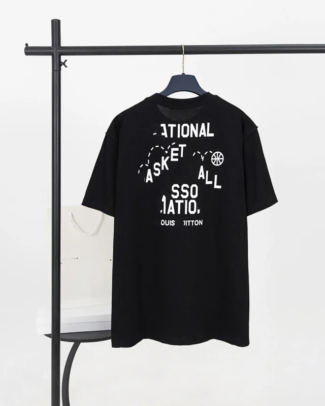 Louis Vuitton T-Shirts Short-Sleeve Graphic Print T-Shirt product detail image 17