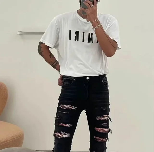 AMIRI T-Shirts Graphic Logo Short-Sleeve T-Shirt product detail image 7