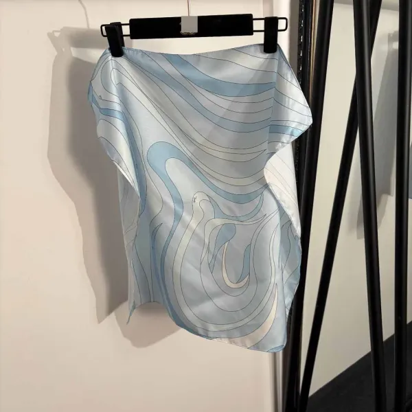 Design Abstract Wave Print Silk Set in Light Blue and Cream Sleepwear - 8