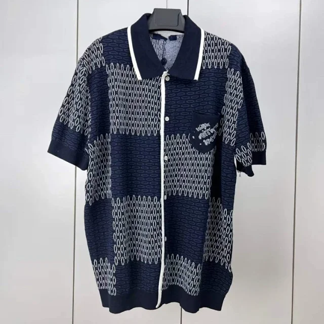 Louis Vuitton Short-Sleeve Logo Knit T-Shirt product detail image 3