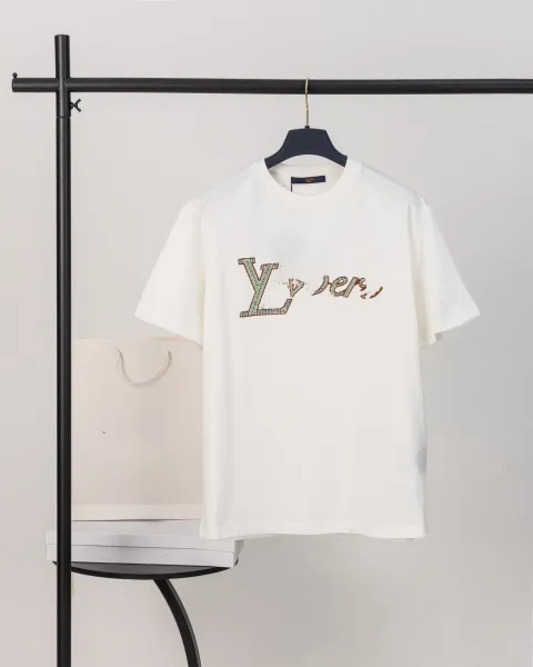 Design Five Heads Graphic White T-Shirt - 40