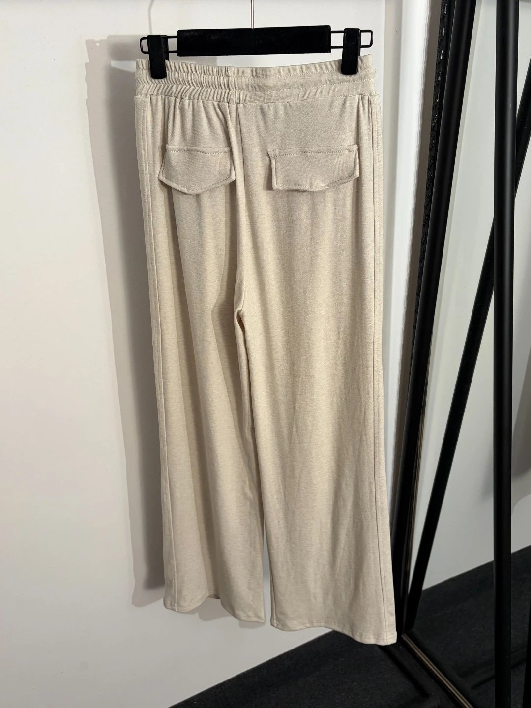 Design Knotted Hem T-Shirt and Drawstring Waist Pants Set Beige - 7