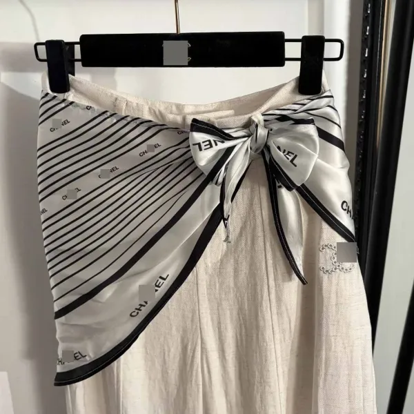 Chanel Silk-Trimmed Wide-Leg Linen Pants in Off-White - 5