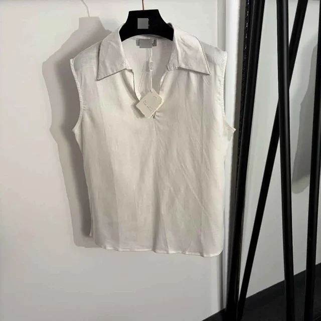 Unbranded Vests Collared Sleeveless Vest product detail image 2