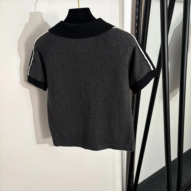 Miu Knitwear Short-Sleeve Knit Polo Top with Contrast Sleeve Stripes product detail image 3