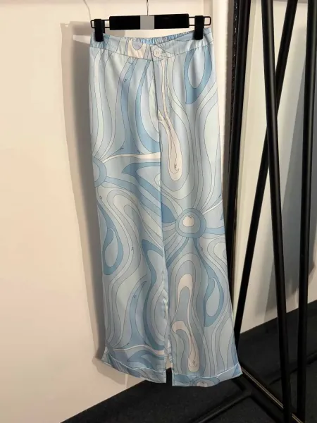 Design Abstract Wave Print Silk Set in Light Blue and Cream Sleepwear - 6