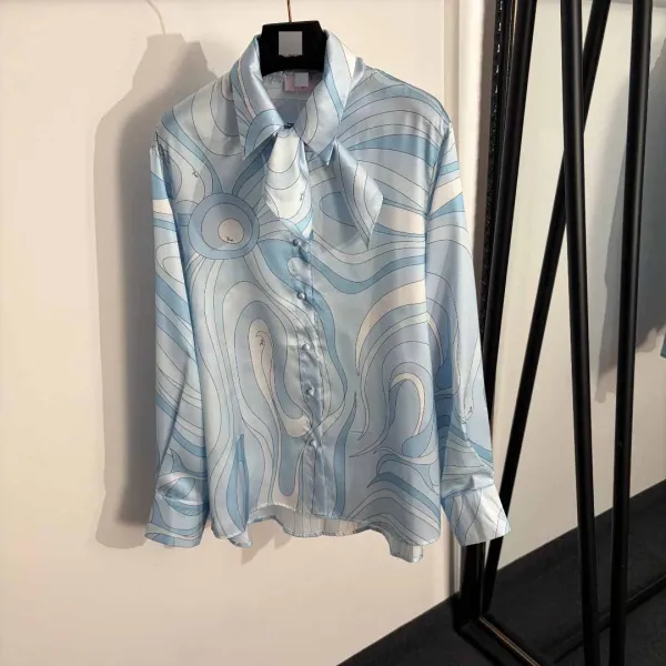 Design Abstract Wave Print Silk Set in Light Blue and Cream Sleepwear - 4