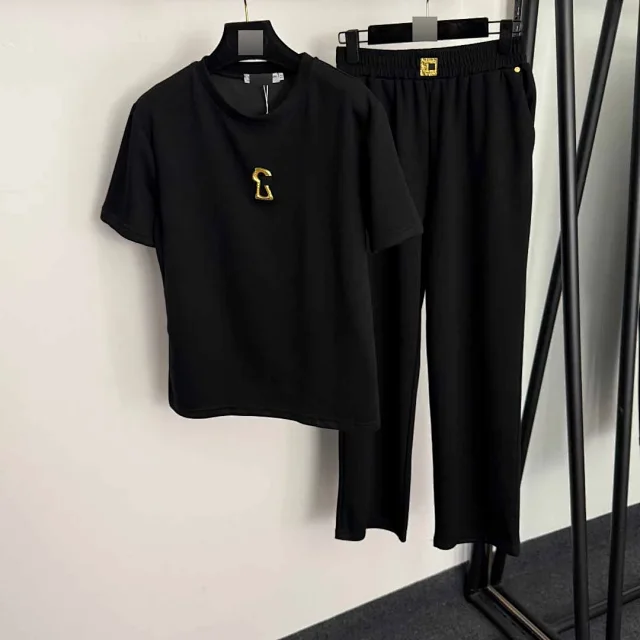 Unbranded Matching Sets Short-sleeve crew-neck T-shirt and elastic-waist straight-leg trousers with gold-tone metal emblems product detail image 4
