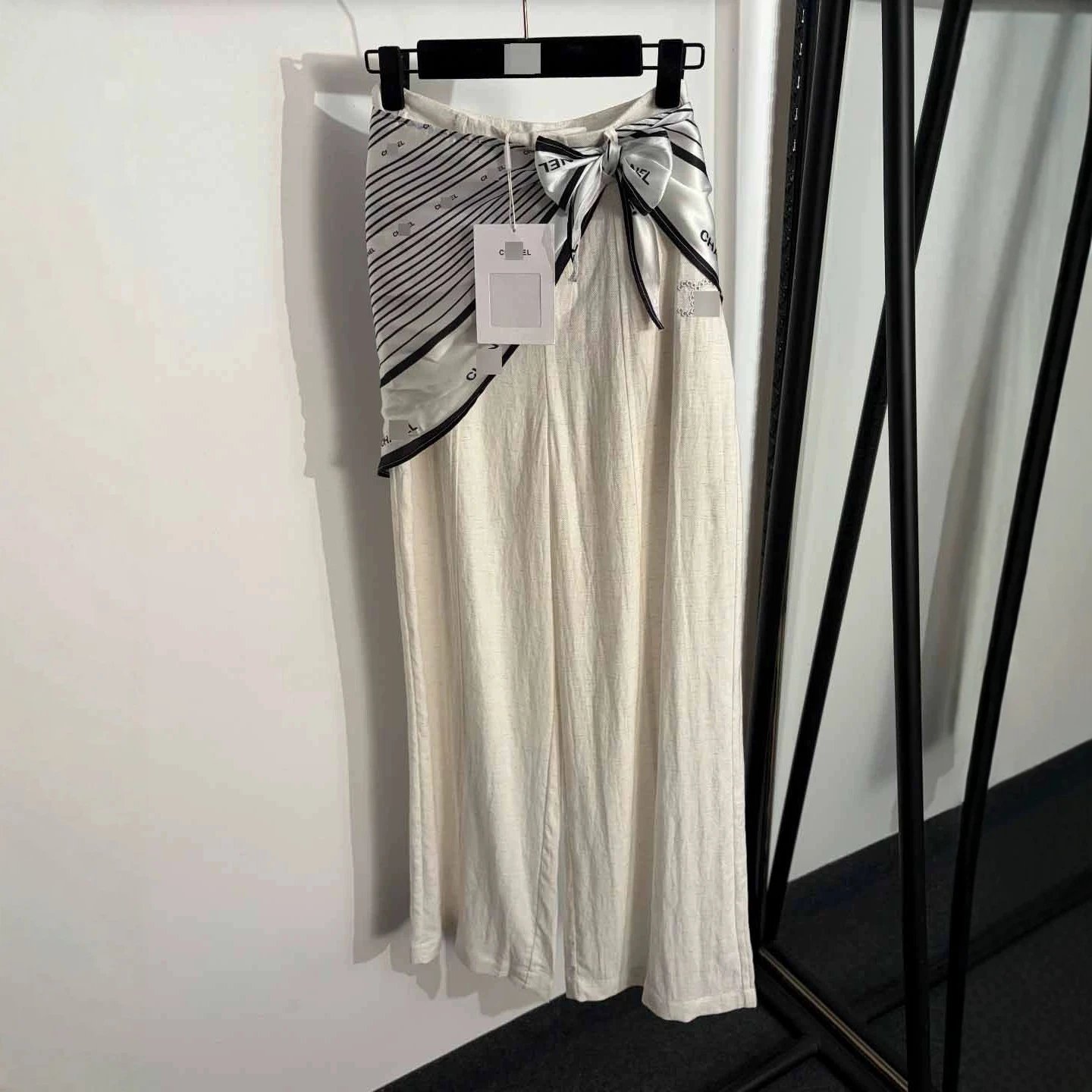 Carel White Linen Wi
