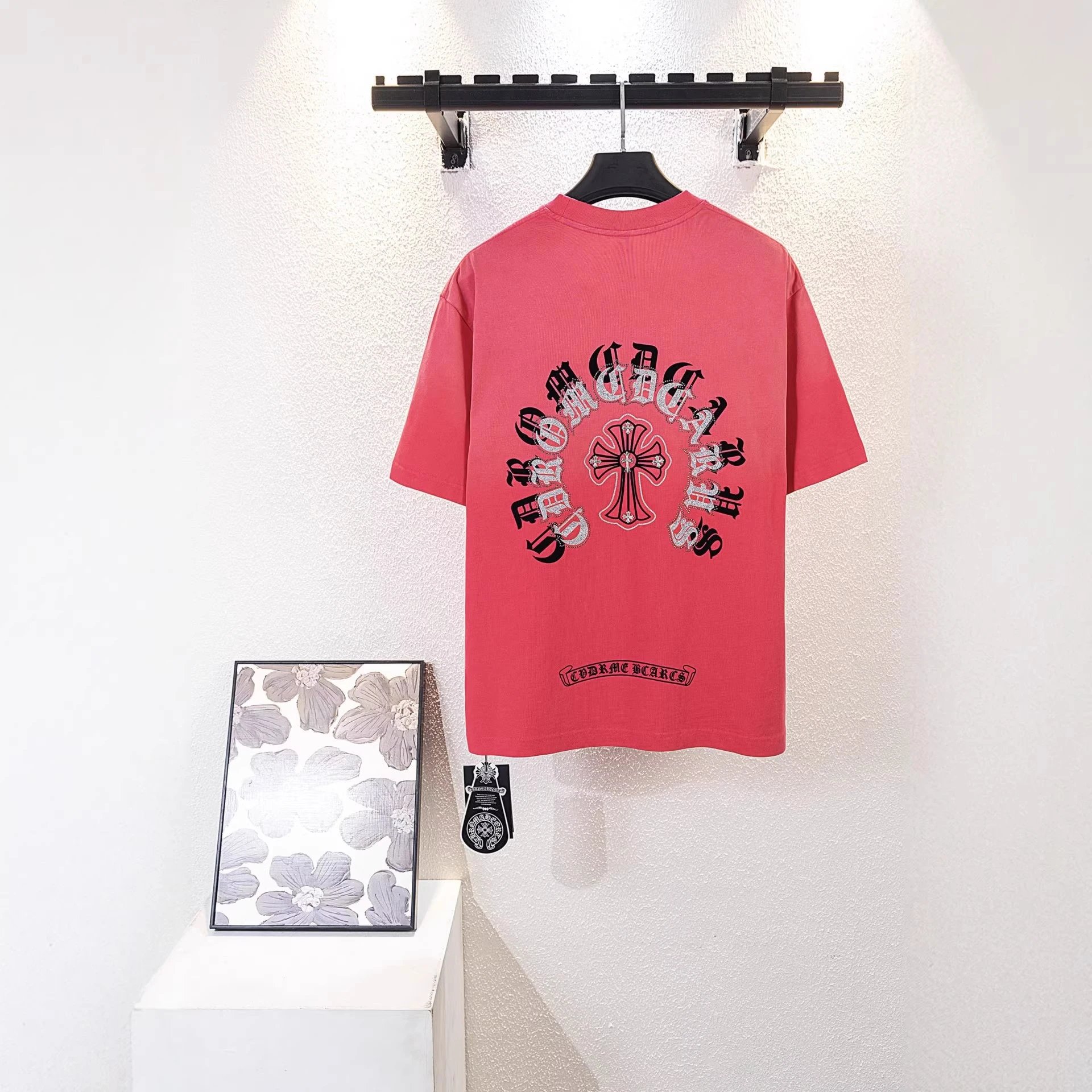 Unisex Red Graphic P