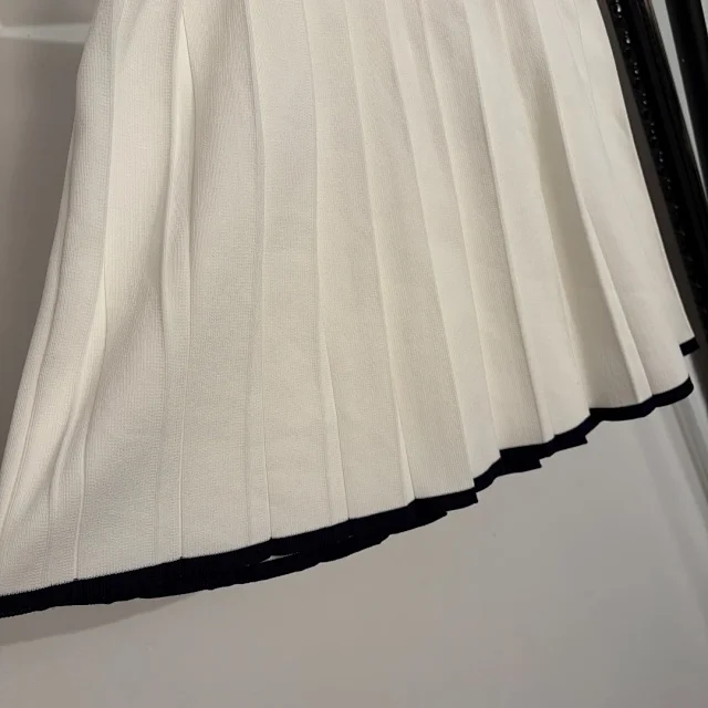 Miu Matching Sets Bow-detail short-sleeve knit top and pleated skirt set product detail image 9