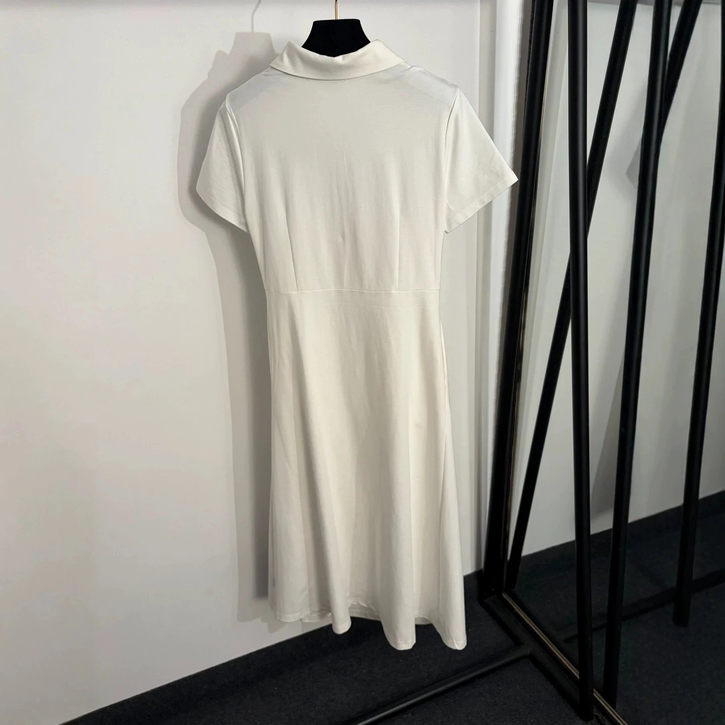 Unbranded Dresses Short-sleeve collared zip-front midi dress with side slit image 4