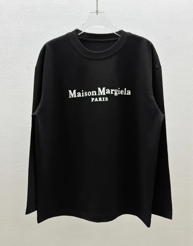 Maison Margiela T-Shirts Long-Sleeve Graphic T-Shirt product detail image 21