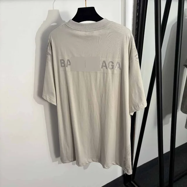 Unbranded T-Shirts Oversized distressed embroidered-logo T-shirt product detail image 3