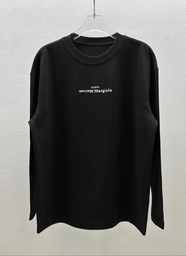 Maison Margiela T-Shirts Long-Sleeve Graphic T-Shirt product detail image 18
