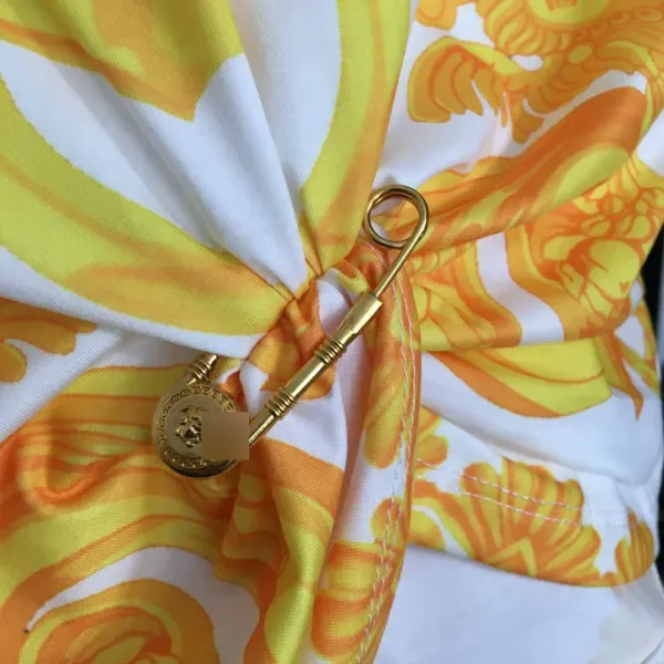 Versace Baroque Print Knotted Cropped T-Shirt Yellow White - 7