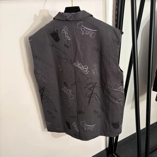 Chanel Vests Double-Breasted Graffiti Print Vest product detail image 3