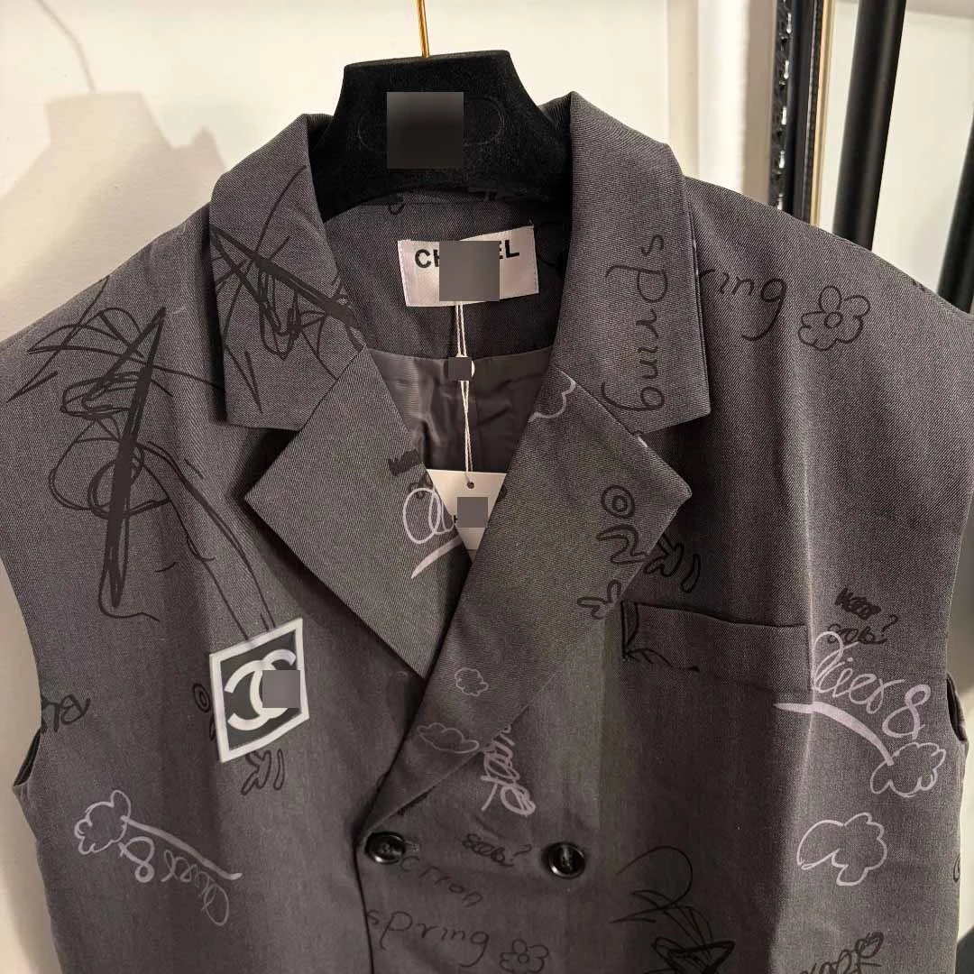 Chanel Graphic Print Black Vest - 6
