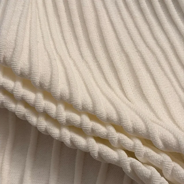 Miu Dresses Ribbed knit dress with puff sleeves and floral-trimmed round neckline product detail image 10