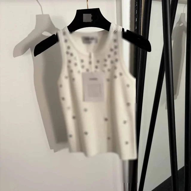Unbranded Knitwear Knit sleeveless and short-sleeve tops with embroidered motifs product detail image 4
