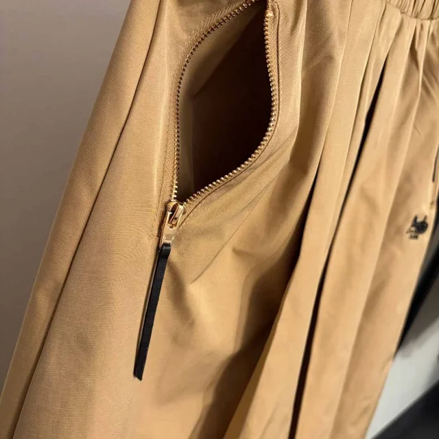 CELINE Skirts Elastic-Waist Midi Skirt with Zip Pockets and Embroidered Logo product detail image 6