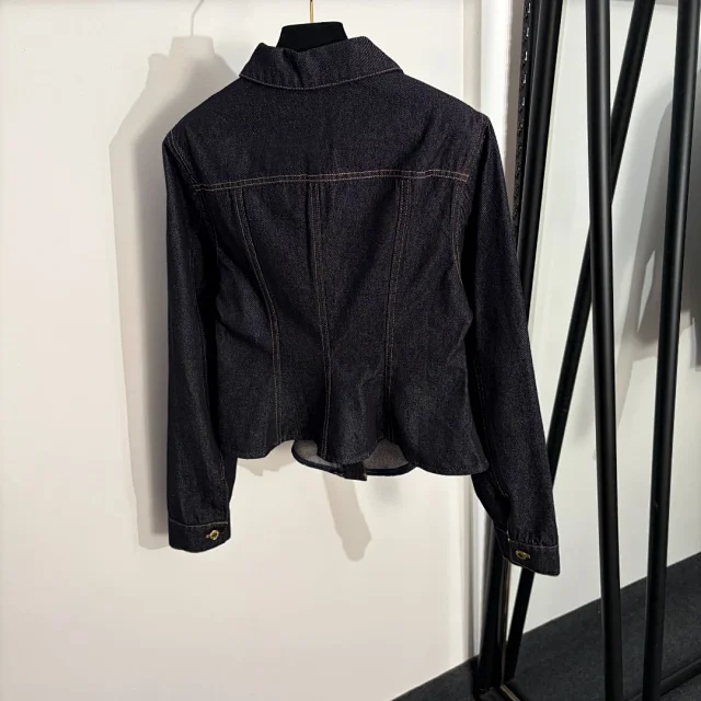 Unbranded Jackets Fitted dark-wash denim jacket with flap chest pockets and gold-tone buttons product detail image 3