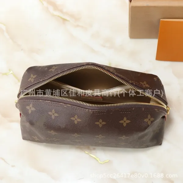 Louis Vuitton Monogram Pouch Brown Canvas Cosmetic Bag Clutches - 5