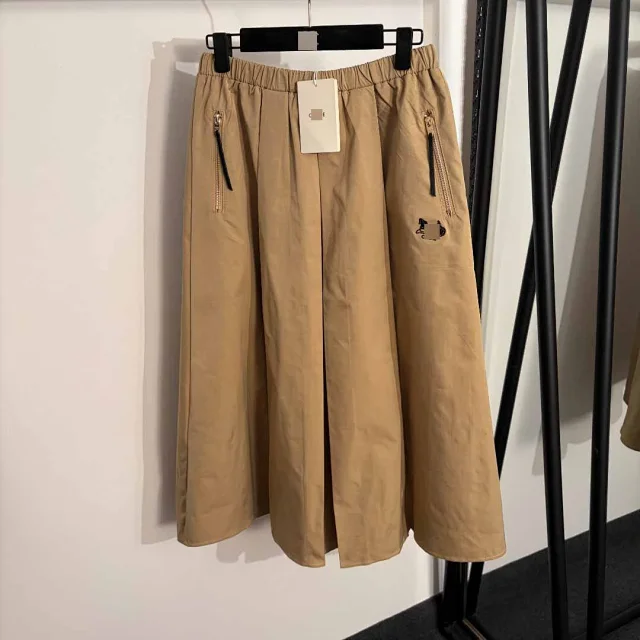 CELINE Skirts Elastic-Waist Midi Skirt with Zip Pockets and Embroidered Logo product detail image 2