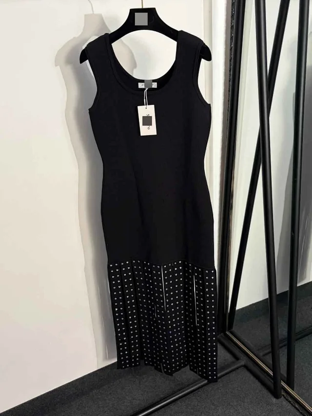 Unbranded Dresses Sleeveless Ribbed Knit Dress with Rhinestone Pleated Hem product detail image 2