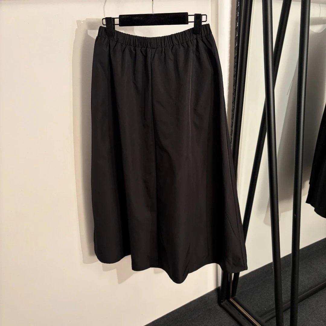 CELINE Skirts Elastic-Waist Midi Skirt with Zip Pockets and Embroidered Logo image 4