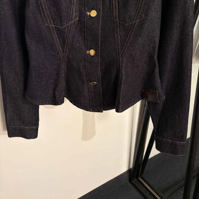 Unbranded Jackets Fitted dark-wash denim jacket with flap chest pockets and gold-tone buttons product detail image 9