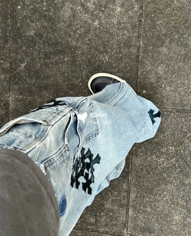Unbranded Jeans Light-wash carpenter with cross appliqués product detail image 9