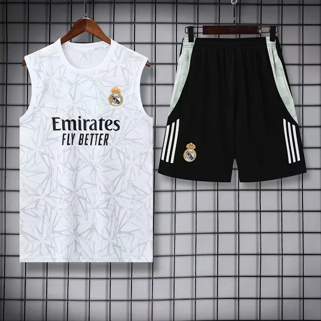 Real Madrid Tracksuits Short-Sleeve Football Training Shirt and Shorts Set product detail image 2