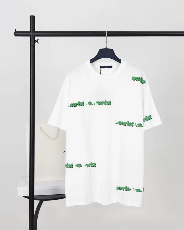 Louis Vuitton T-Shirts Short-Sleeve Graphic Print T-Shirt product detail image 2