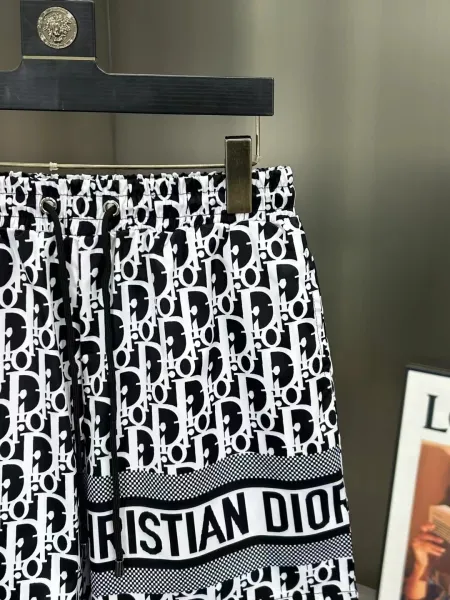 Dior Oblique Print Swim Shorts White / Black - 19