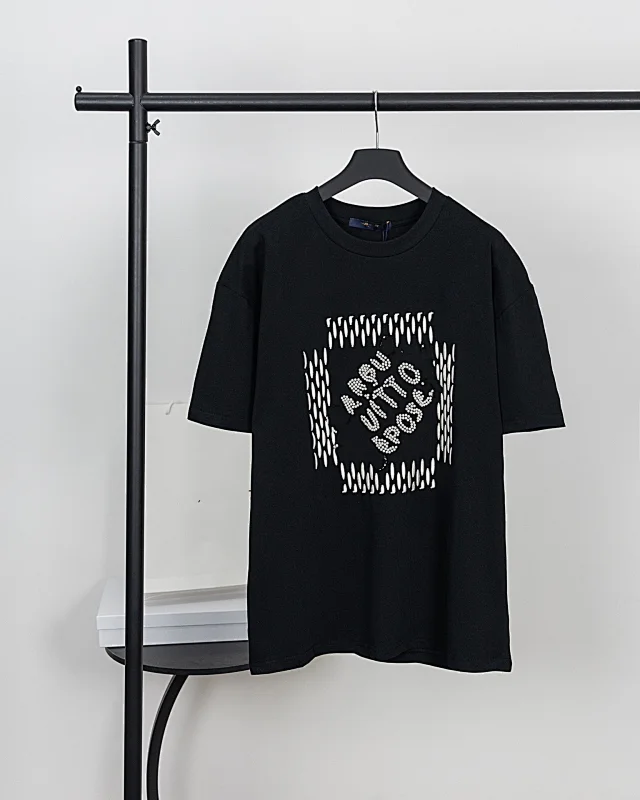 Louis Vuitton T-Shirts Short-Sleeve Graphic Print T-Shirt product detail image 12