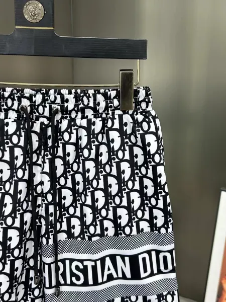 Dior Oblique Print Swim Shorts White / Black - 35