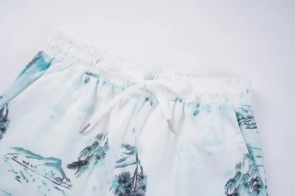Design Embroidered Patch Shorts White - 15