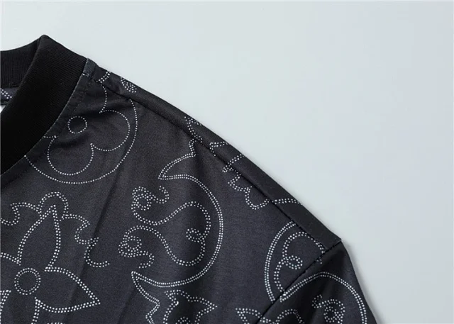 Louis Vuitton T-Shirts Short-Sleeve Crew-Neck Logo-Print T-Shirt product detail image 17