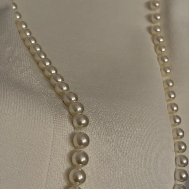 Miu Vests Pearl-Embellished Sailor-Collar Knit Vest with Floral Appliqués product detail image 8