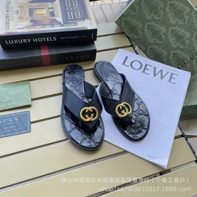 Gucci Slippers Interlocking G thong product detail image 8
