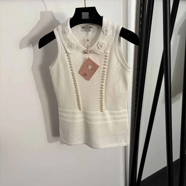 Miu Vests Pearl-Embellished Sailor-Collar Knit Vest with Floral Appliqués product detail image 2