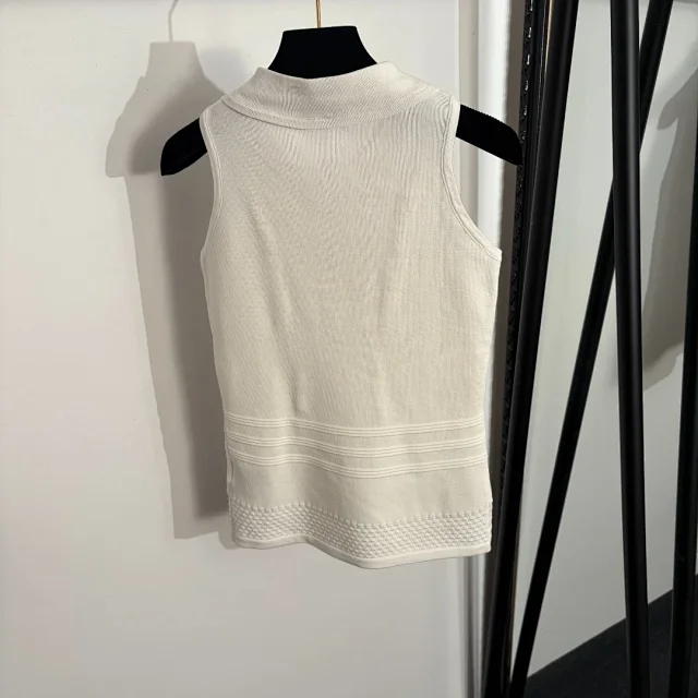 Miu Vests Pearl-Embellished Sailor-Collar Knit Vest with Floral Appliqués product detail image 3