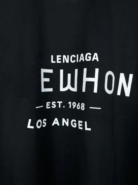 Design Ewhon x Lenciaga White Oversized Graphic T-Shirt T-Shirts - 11