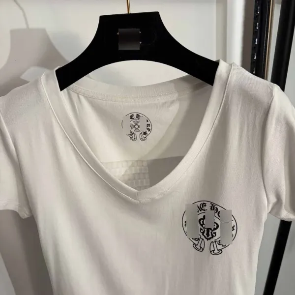 Design V-Neck Graphic Tee White T-Shirt - 5