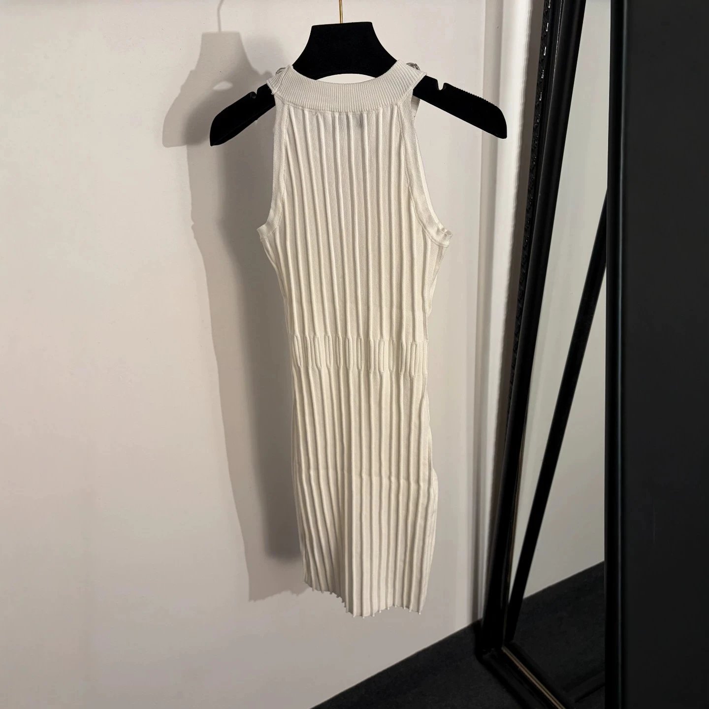 Miu Dresses Sleeveless ribbed knit dress with crystal-embellished neckline image 4